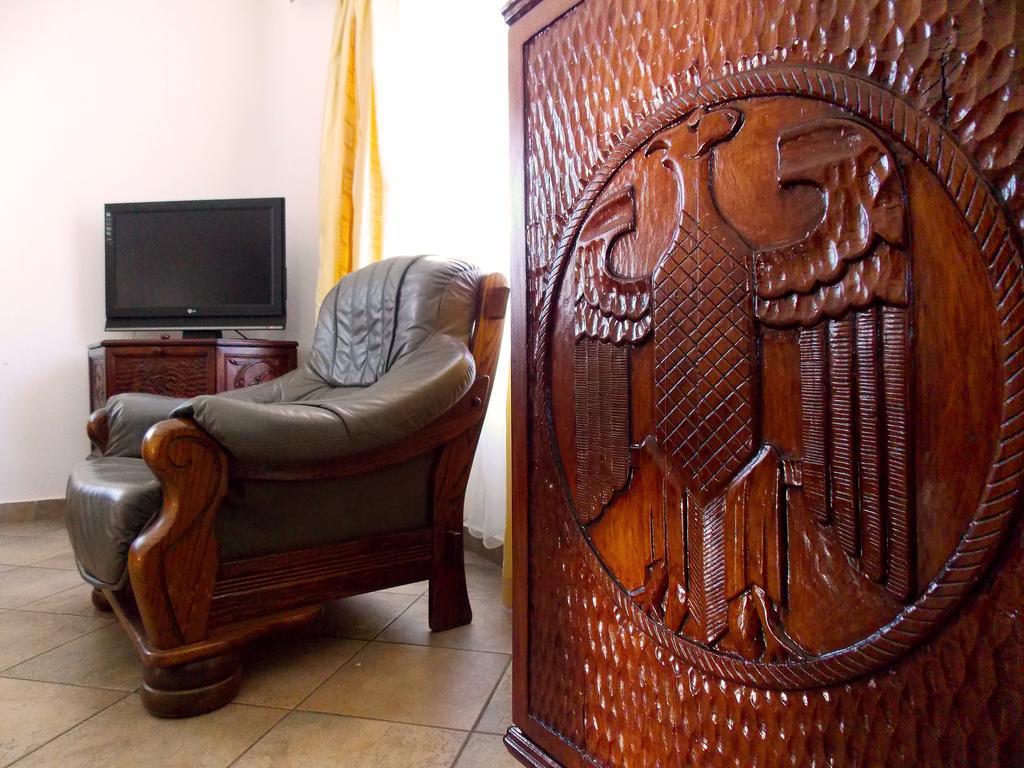 Casa Olteanu Pension モイエチウ・デ・ジョス エクステリア 写真